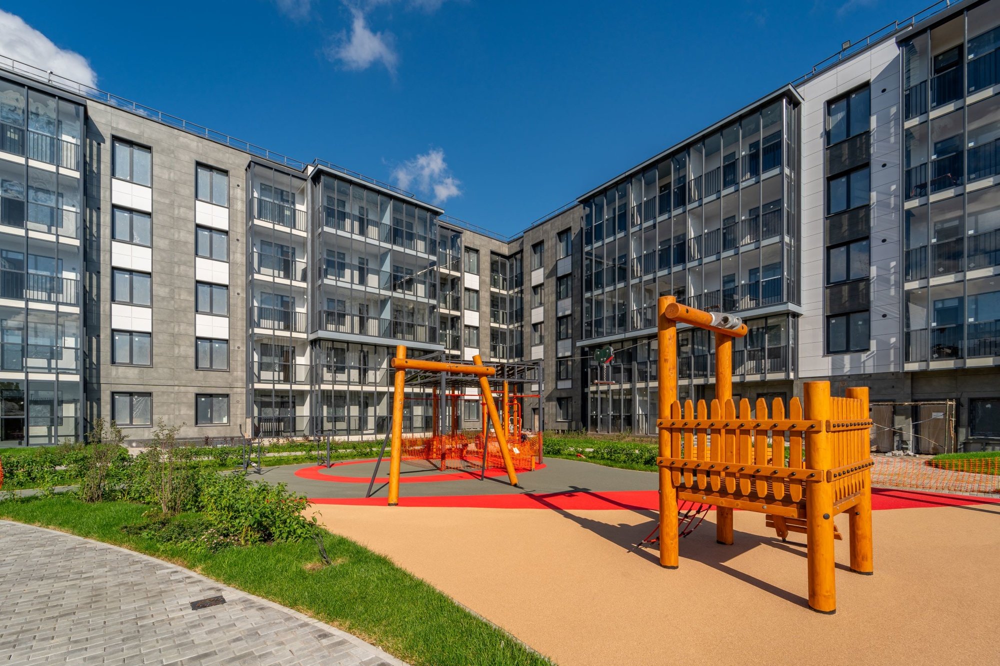 На Пулковском шоссе сданы две очереди проекта &laquo;Парадный ансамбль&raquo;