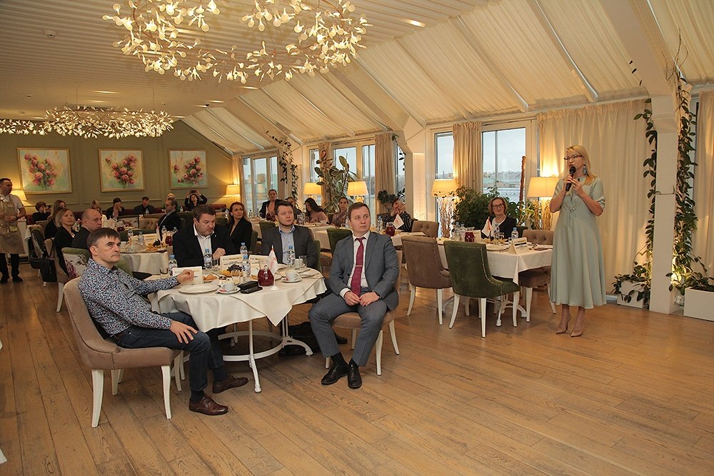 Анонс бизнес-завтрака 11 апреля по теме &laquo;Лицом к потребителю&raquo;