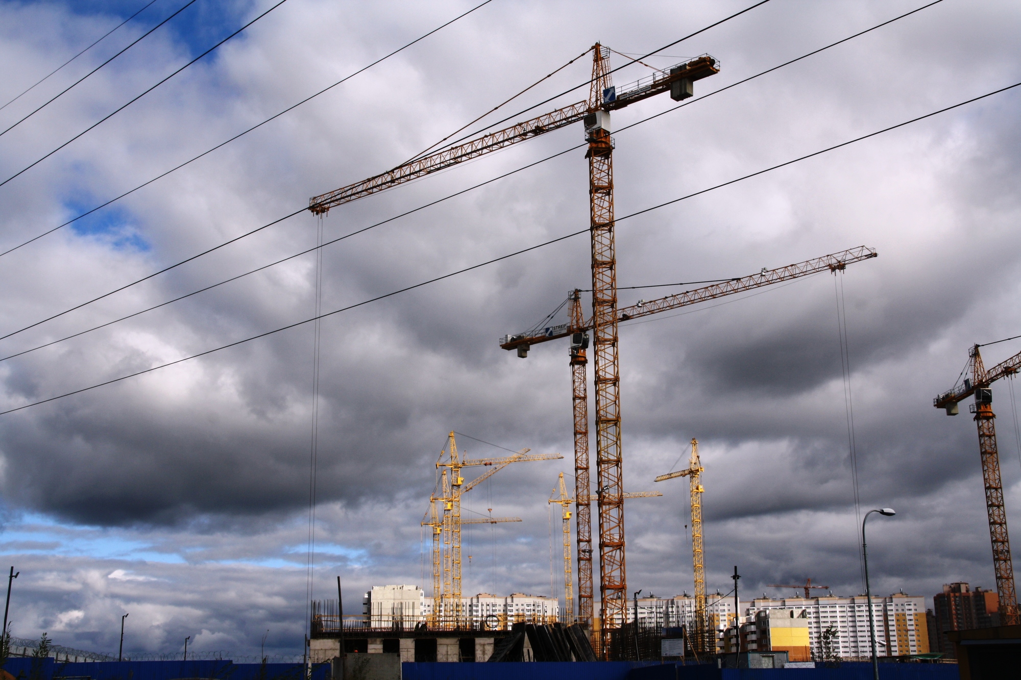 В 2026 году новое жилье по программе расселения в Петербурге получат 400 семей 