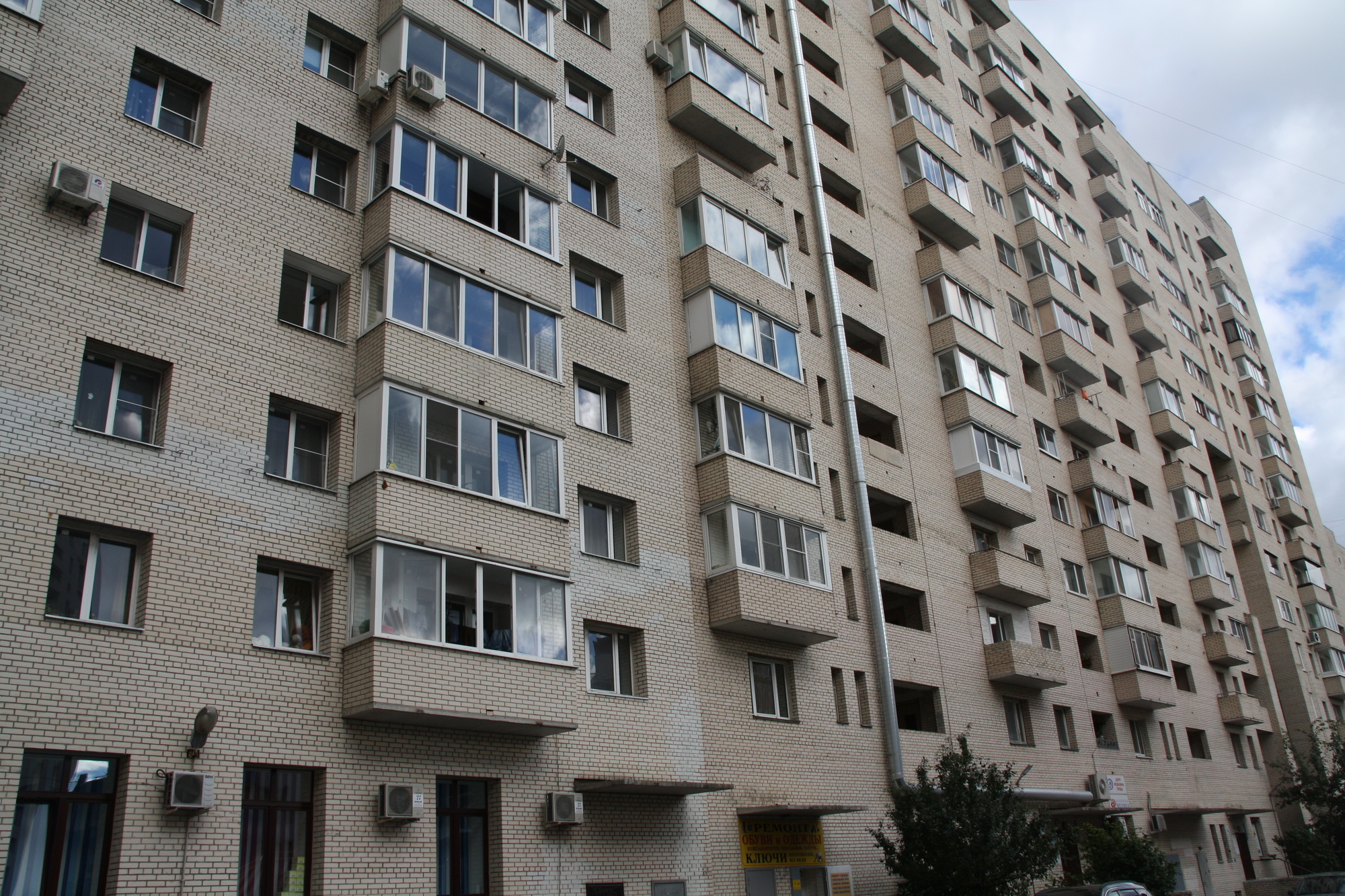 В Москве и Петербурге снизились  цены на вторичное жилье