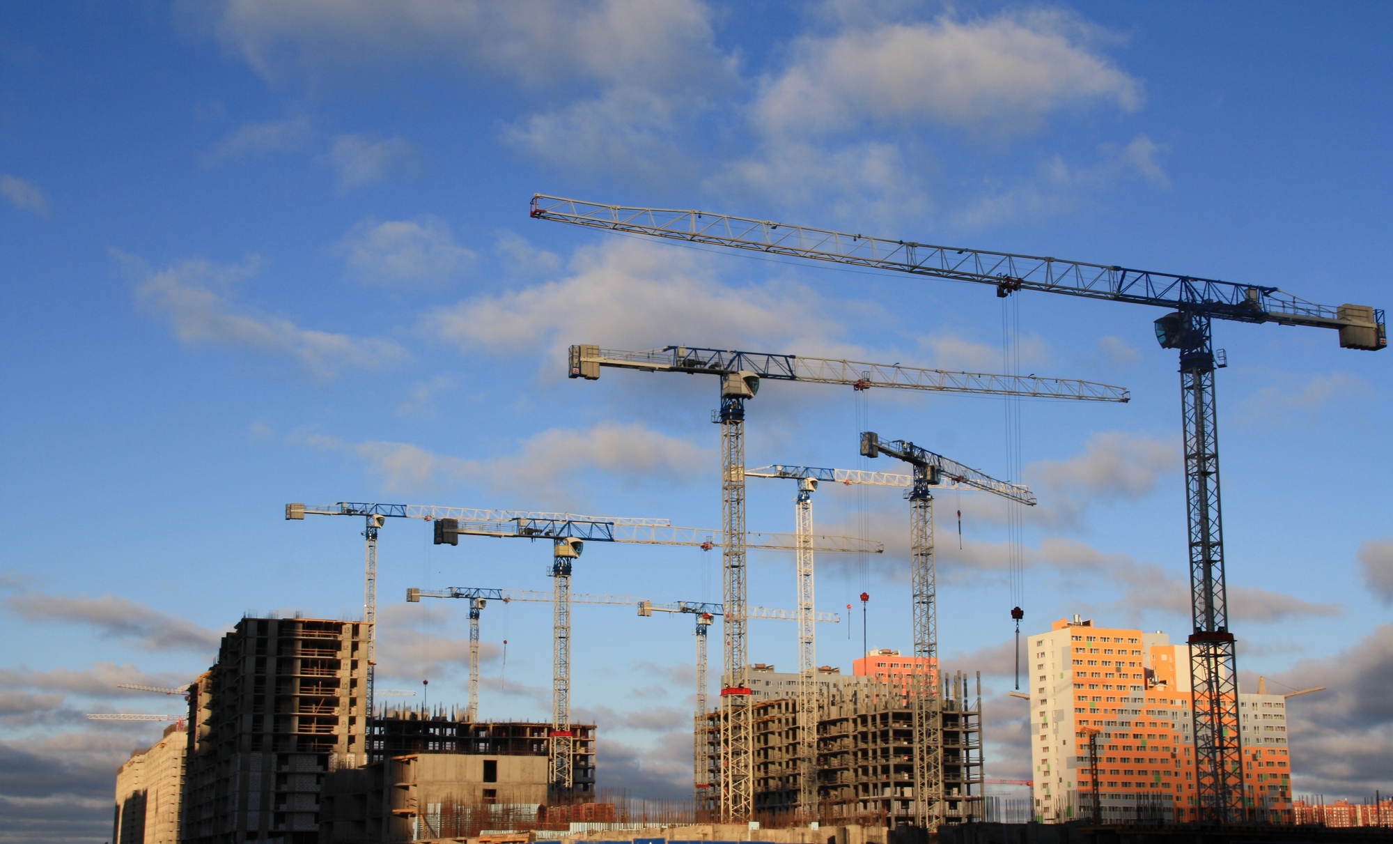 Всеволожский район и южные пригороды лидируют по объемам строительства в Ленобласти