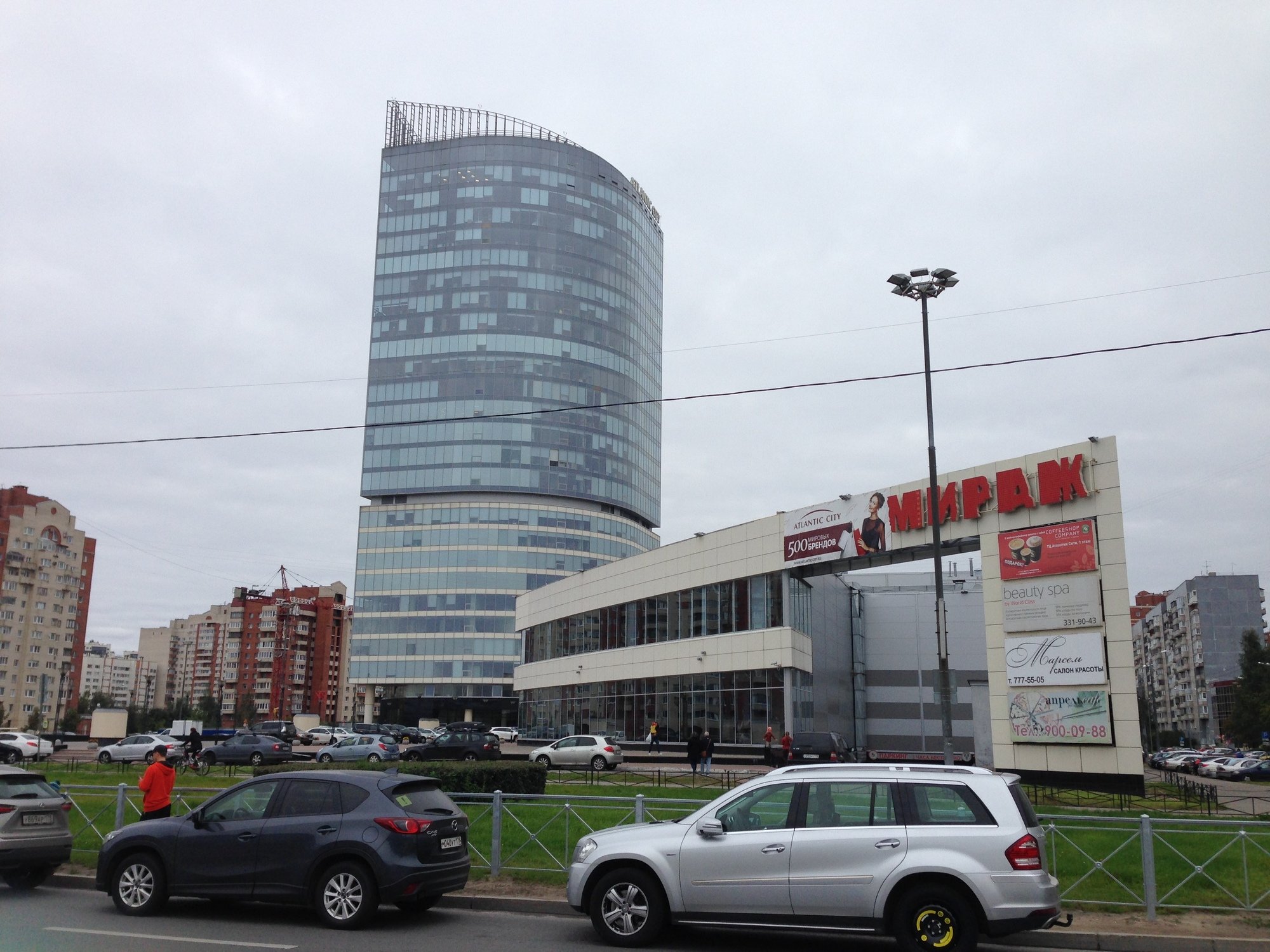 В Петербурге почти перестали строить новые офисы